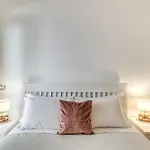 Santa Croce Apartment With Private Terrace