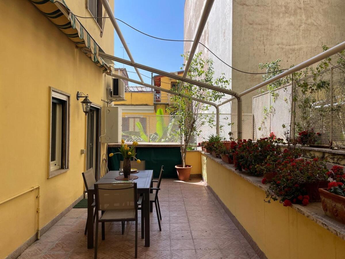 Santa Croce With Private Terrace Appartamento *